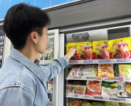 GS25 편의점 냉동 간편식, 치킨이 비비고·고향만두 제쳤다