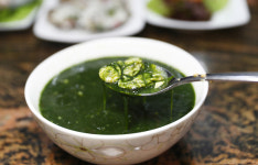 적토마처럼 솟아오르는 해…위장 휘젓는 삼치회에 행복한 비명