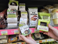 ‘두바이’ 글자만 붙으면 완판…‘두쫀쿠 열풍’ 편의점까지