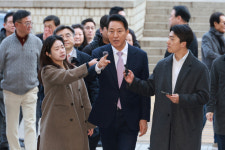 강혜경 “나경원과 오세훈 차이 좁히게 여론조사 조작” 재판 증언