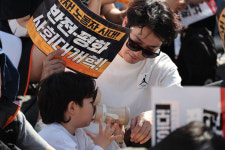 [포토] 어린이도 구호 외쳤다…전국 곳곳 ‘모두의 노동절’