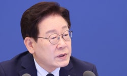 이 대통령, 정부 ‘달러 강제 매각설’ 거짓 유포에 “반드시 엄단”