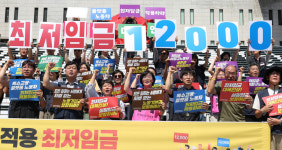 노동계, 내년 최저임금 1만2천원 제시…“실질임금 하락” 16.3% 인상안