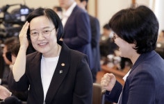 이 대통령, 한성숙 국무총리 임명안 재가