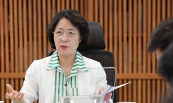 시민단체 “추미애, 재정 비상이라더니 12억 전세 관사 입주…자기모순”