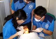 신한은행ㆍ서울대 치과병원, 캄보디아 의료봉사 `구슬땀`