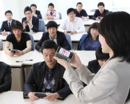 LGT, 전국 판매점 직원에 `옵티머스Q` 교육