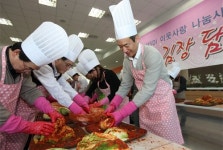 삼성SDI `사랑의 김치 담그기` 행사