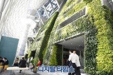 확 바뀐 서울시청 신청사… 모든부서 입주 완료