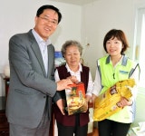 NH농협은행 행복채움 선물세트 전달