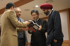 S.N.P.E.혁신적 바른자세 척추교정운동 신발 SMUV개발로 기능성 신발업계 신선한 돌풍