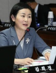 김희정 여가부 장관 내정자’-  최연소 의원, “의정활동하며 IT 업체 직원과 결혼”진기록