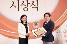 밝은 미소 만드는 입꼬리성형수술, 자연스러운 인상이 중요해