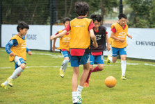 한국GM, 인천에 어린이용 풋살 경기장 조성