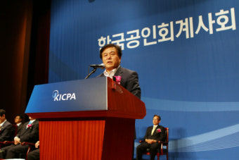 이진복 국회 정무위원장 