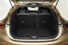 [카포인트] 인피니티 Q30, 세단 + SUV 장점 하나로