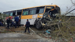 울산 시내버스, 공장 담장 돌진... 2명 사망·40여명 중경상