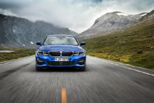 불타는 BMW에 소비자 등 돌렸다…브랜드 가치 3계단 `뚝↓`