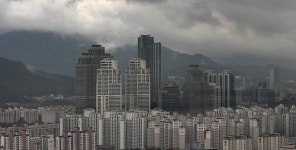 서울 집값 미스터리…하락장과 거꾸로 가는 신고가 단지들