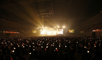 세븐틴, 일본 투어 ‘첫 공연’ 후쿠오카 콘서트 “열광적”