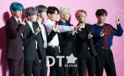 방탄소년단, `BTS 시그니쳐 포즈에요` [스타포토]