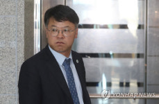 김진규 울산 남구청장, `선거법 위반` 징역 10개월