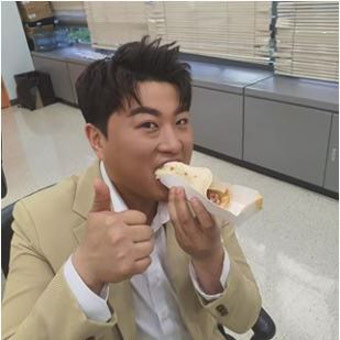 김호중 입대연기, 잇딴 러브콜에 병영계획은 일단 뒤로~