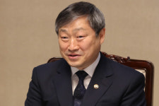 박백범, 서울 경인초교서 방역상황 점검