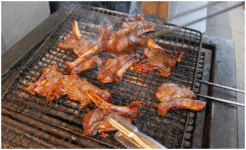 [풀뿌리상권 살려내자] 줄 서서 기다리는 유명 맛집 가득 `세종마을 음식문화거리`