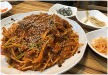 [풀뿌리상권 살려내자] 바다 옆 해산물과 디저트 등 먹거리 가득한 `해운대 시장`