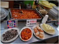 [풀뿌리상권 살려내자] 깔끔한 인테리어와 각종 축제 가득…`관악 신사시장`