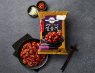 [김아름의 BUY&EAT] ‘배달치킨’ 잡으러 왔다…CJ제일제당 고메 깐풍기
