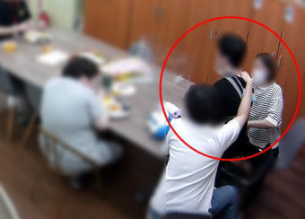 강제로 음식 밀어넣어 장애인 질식사…경찰, 시설 압수수색