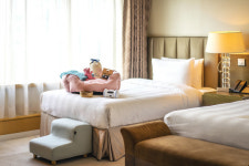 댕댕이 위한 펫캉스 패키지 나왔다…롯데호텔, 프랑소와펫 손잡고 신규 패키지 출시