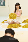 [포토]치어리더 김하나 `맥심 1월호 표지 촬영 중이에요`