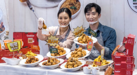 [포토] 치킨과 커리의 이색만남, 오븐 바사삭·찍먹 커리 출시