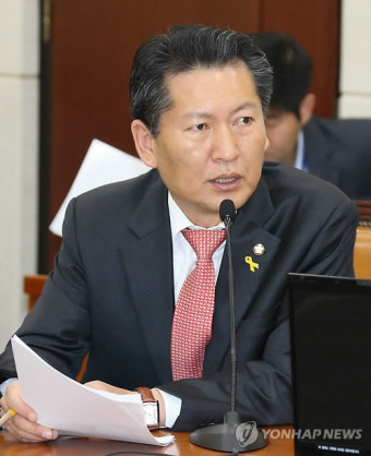 ‘분노 폭발’ 정청래 폭탄발언 “언론 자기들 멋대로 ‘친문’, ‘친명’…회 뜨고 있어”