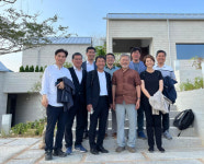 文 사저 간 고민정 험한 욕설 대신 수다로 공간 채워…文 웃게 해드려 행복