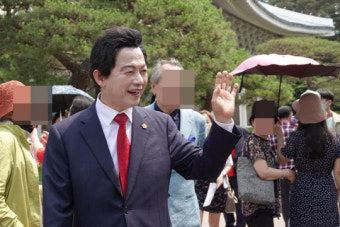 청와대 간 허경영 