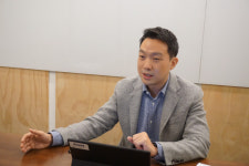 [인터뷰] "물건은 쌀 때 사면서, 왜 투자는 쌀 때 파시나요?"