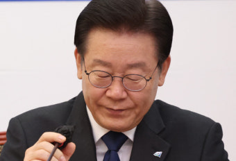 검찰, 이재명 대표 배우자 김혜경씨 `법카 유용 의혹` 제보자 소환