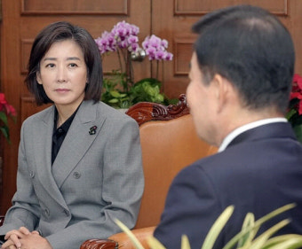 진박감별사 반면교사 든 나경원 