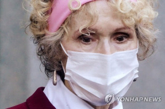 `강간 피소` 트럼프, 재판에서 