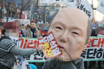 김용민, ‘尹 퇴진’ 외치며 격정 발언 “‘독재자 길’ 걷느냐…대통령 선택에 달려”