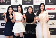 [포토]우미나-최인혜-우희선-정유경 `센트리얼필라테스 압구정럽베이글점 왔어요`