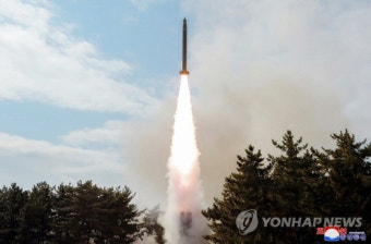 [속보] 김여정 담화 다음날…北, ICBM 추정 미사일 발사