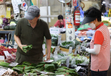 [2023 尹정부 세법 개정안] 전통시장 물품구매땐 50% 공제… `물가연동 주세` 폐지