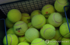 피 흘리는 아내 두고 테니스 치러 간 남편…엮이기 싫어 그냥 뒀다