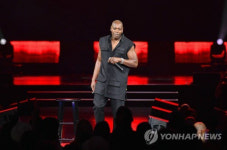 美인기 코미디언 데이브 샤펠, 反이스라엘 발언으로 또 구설수