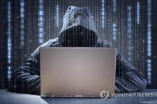 스마트폰을 떨어뜨렸을 뿐인데…개인정보가 `우루루` [이미선의 영화로 경제 읽기]